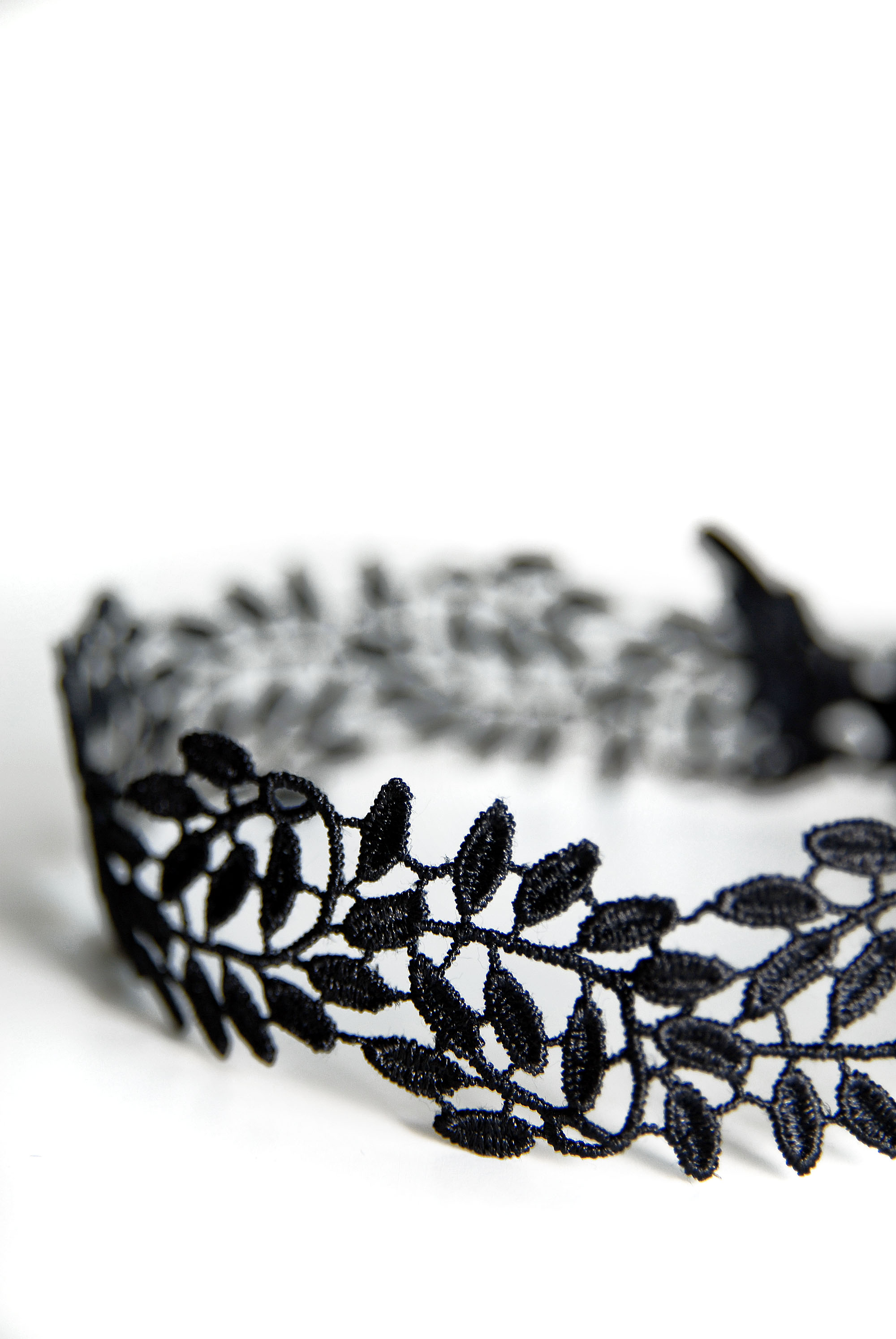 Leaves Choker